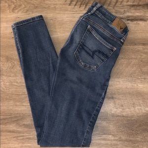 Ladies American Eagle Skinny Jeans